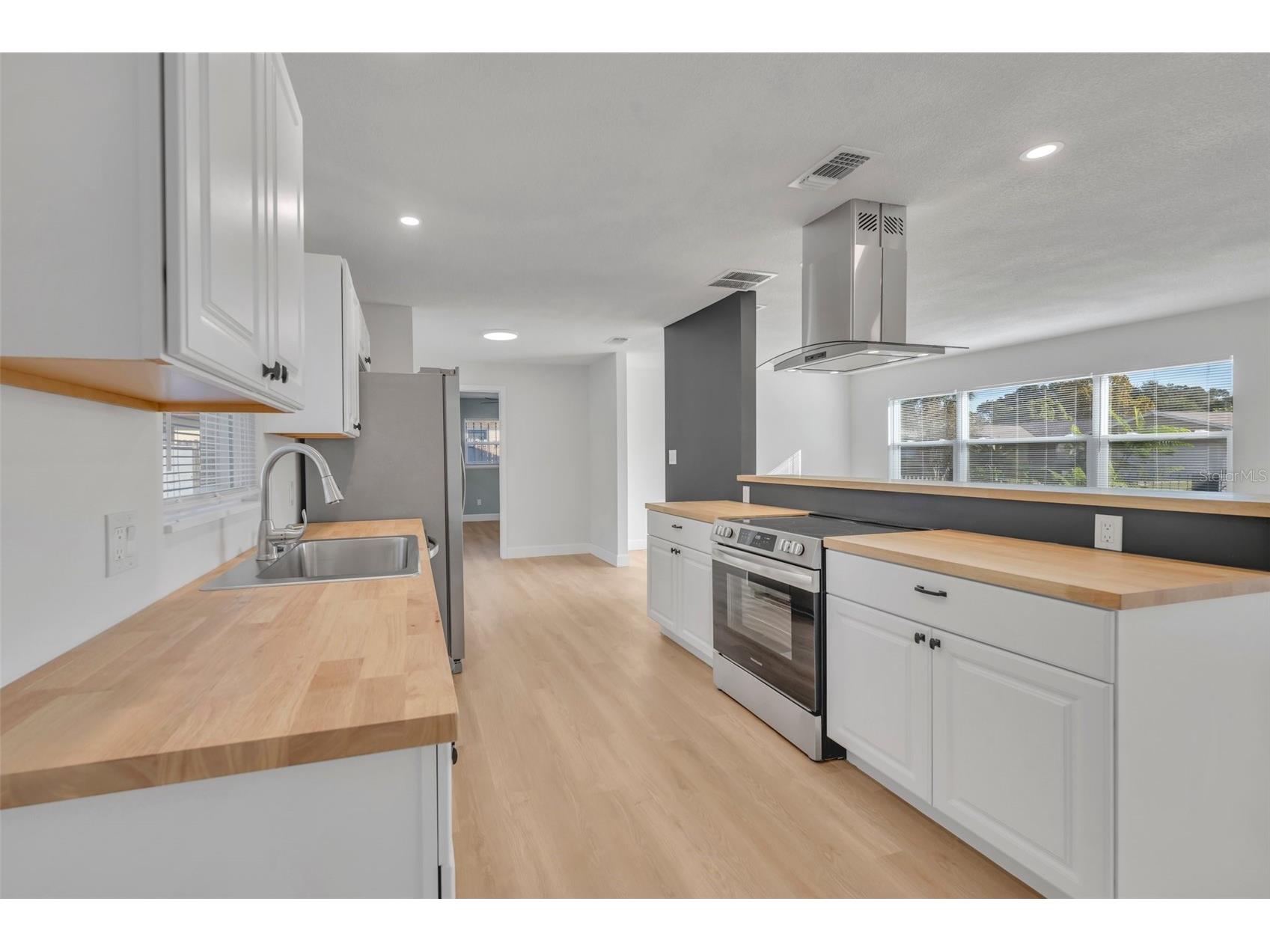 2216 Cherbourg Court Orlando FL 32808 A4685657 image15