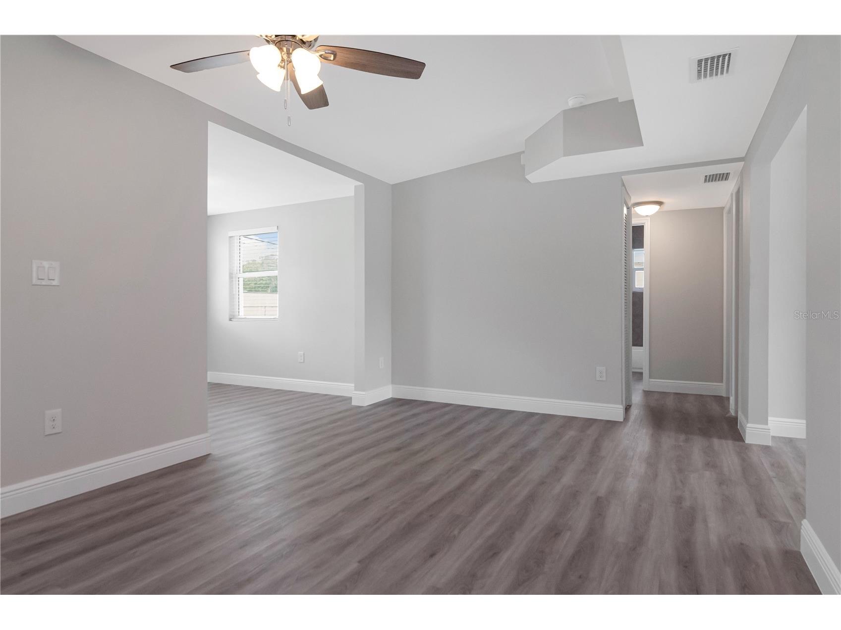 2216 E 109th Avenue Tampa FL 33612 TB8515310 image3