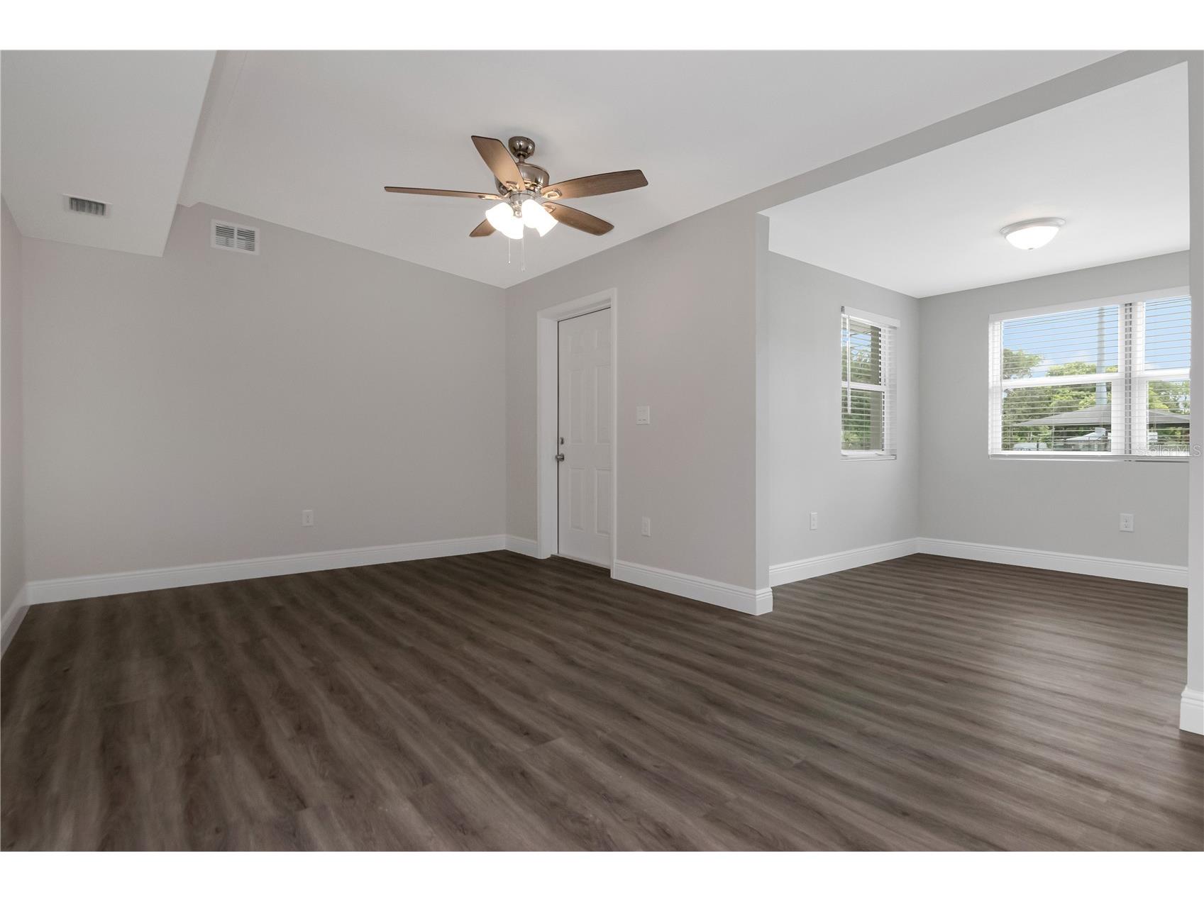 2216 E 109th Avenue Tampa FL 33612 TB8515310 image4