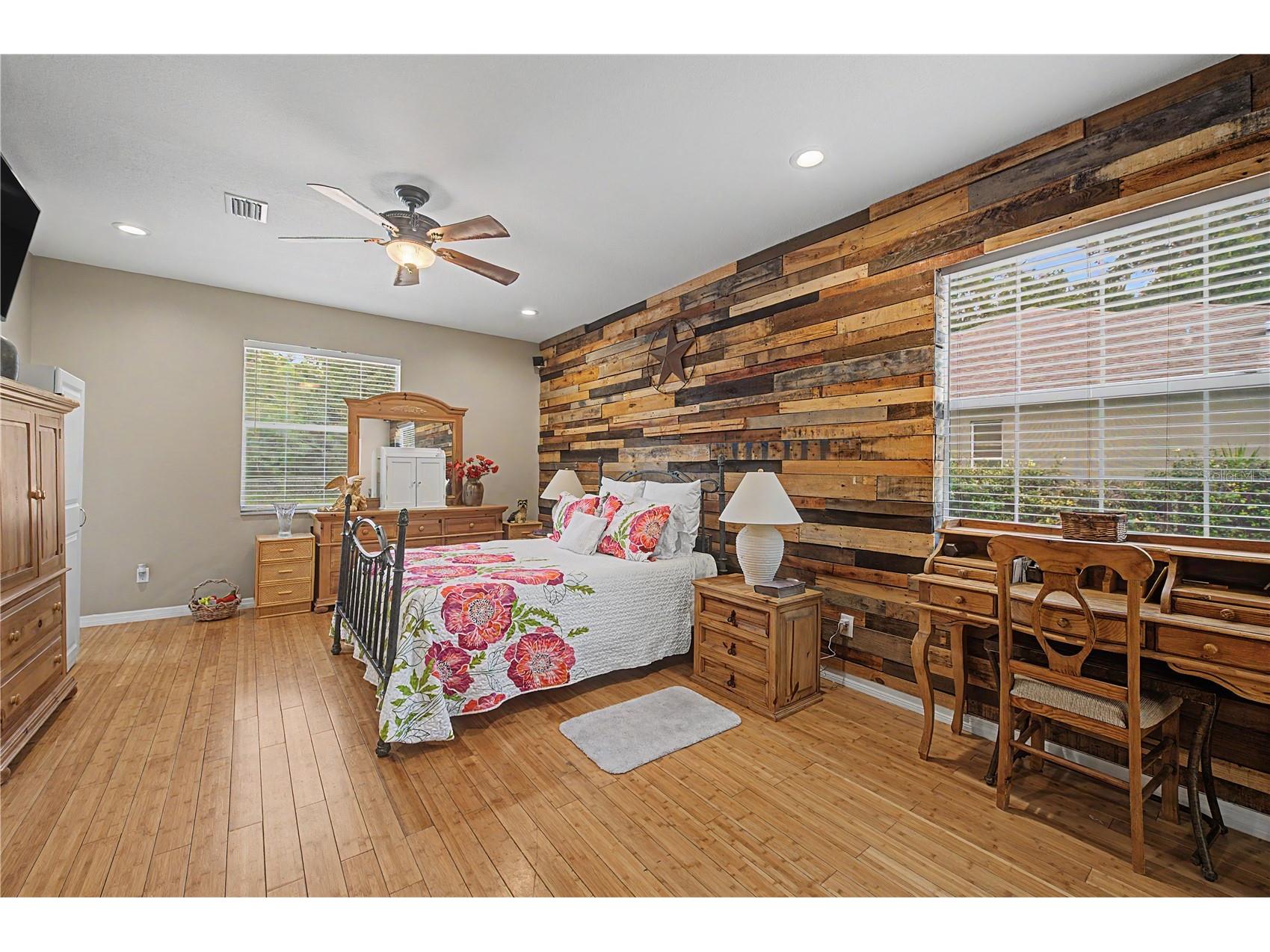 2216 Pinecrest Drive Lutz FL 33549 TB8518844 image16