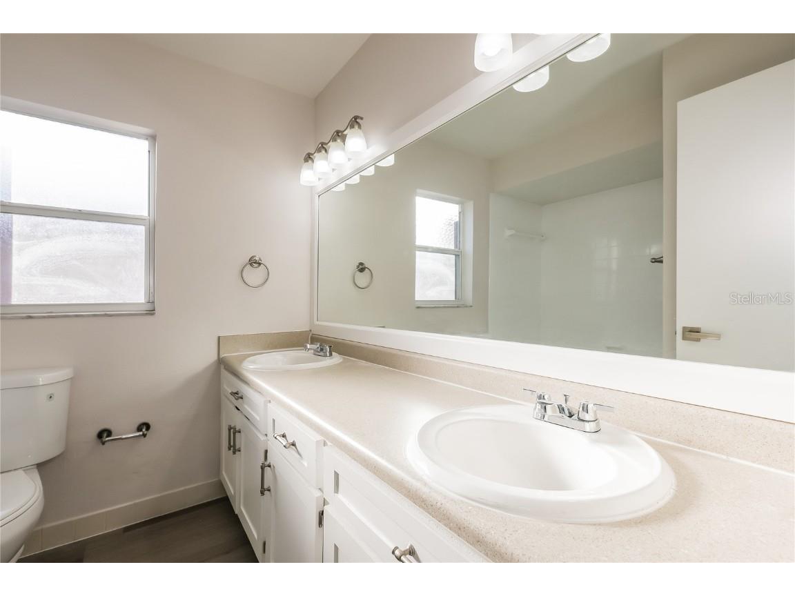 2216 Valleybrook Avenue Valrico FL 33594 TB8435169 image11