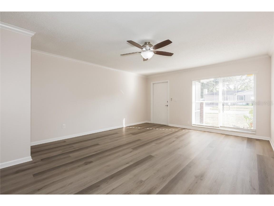 2216 Valleybrook Avenue Valrico FL 33594 TB8435169 image3