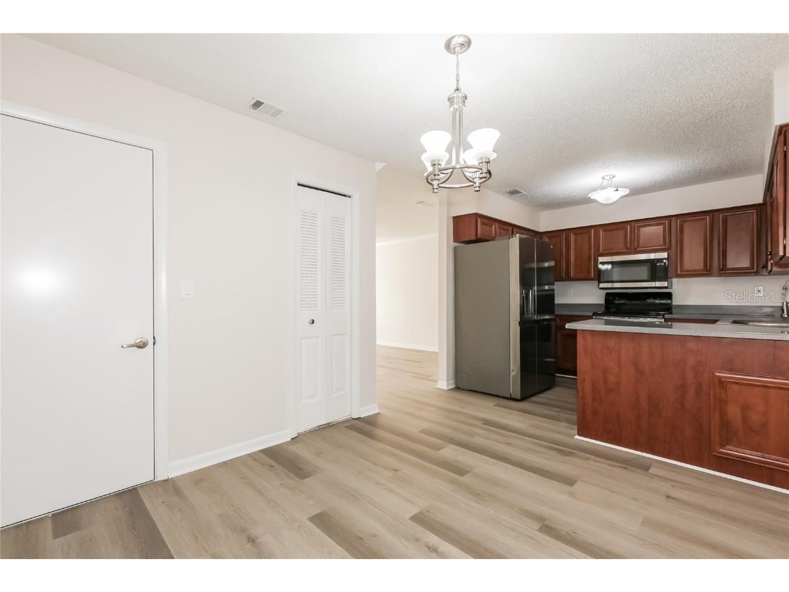 2216 Valleybrook Avenue Valrico FL 33594 TB8435169 image5