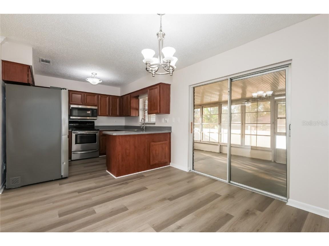 2216 Valleybrook Avenue Valrico FL 33594 TB8435169 image6