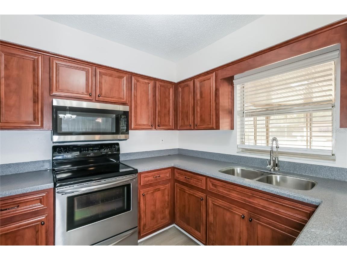 2216 Valleybrook Avenue Valrico FL 33594 TB8435169 image8