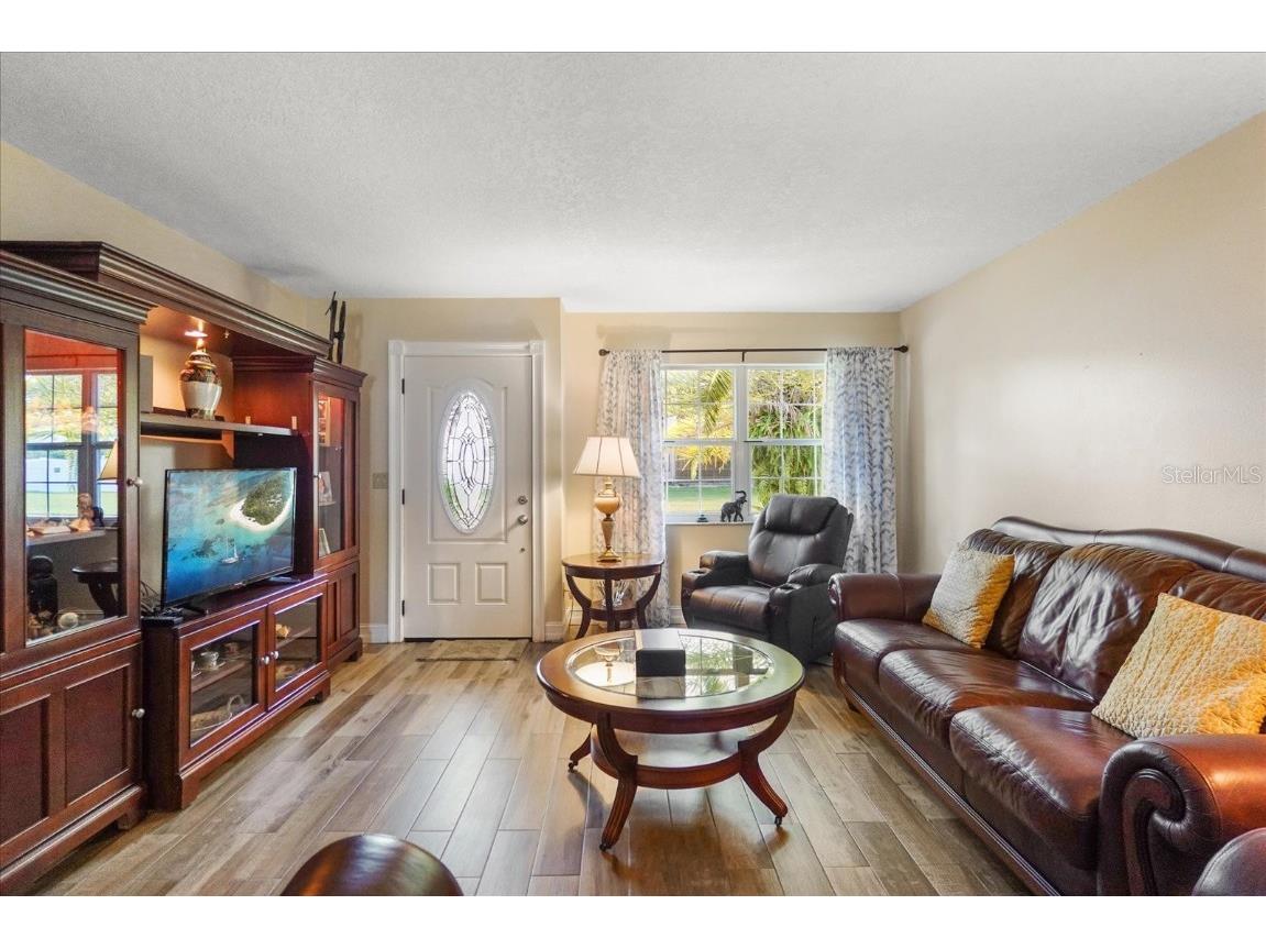 2217 65th Place N Saint Petersburg FL 33702 TB8439827 image3