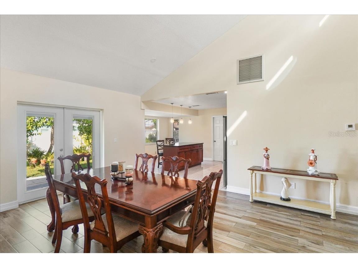 2217 65th Place N Saint Petersburg FL 33702 TB8439827 image8