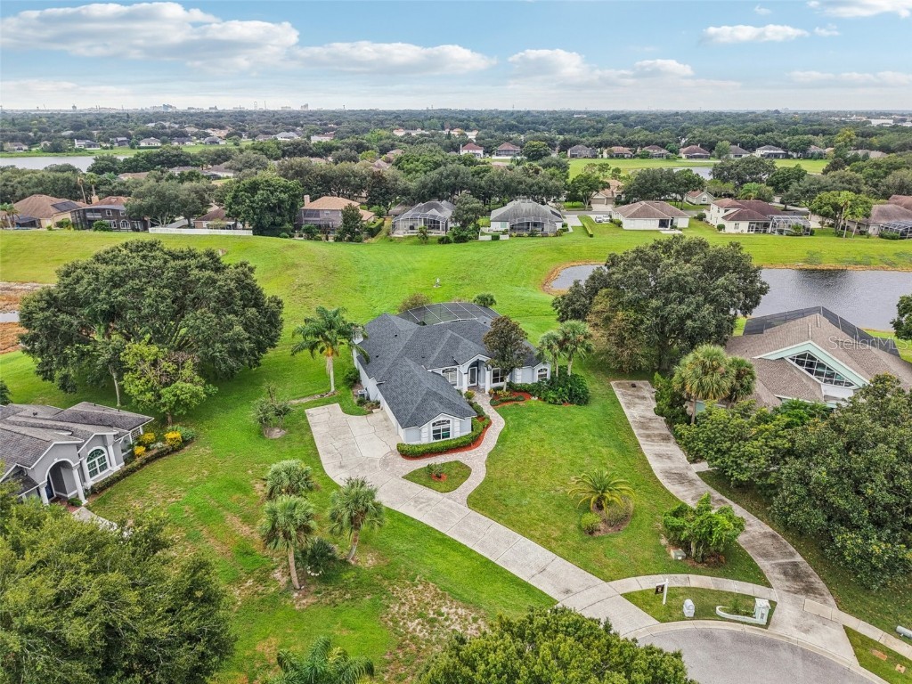 2217 Dunhurst Lane Orlando FL 32835 V4945248 image1