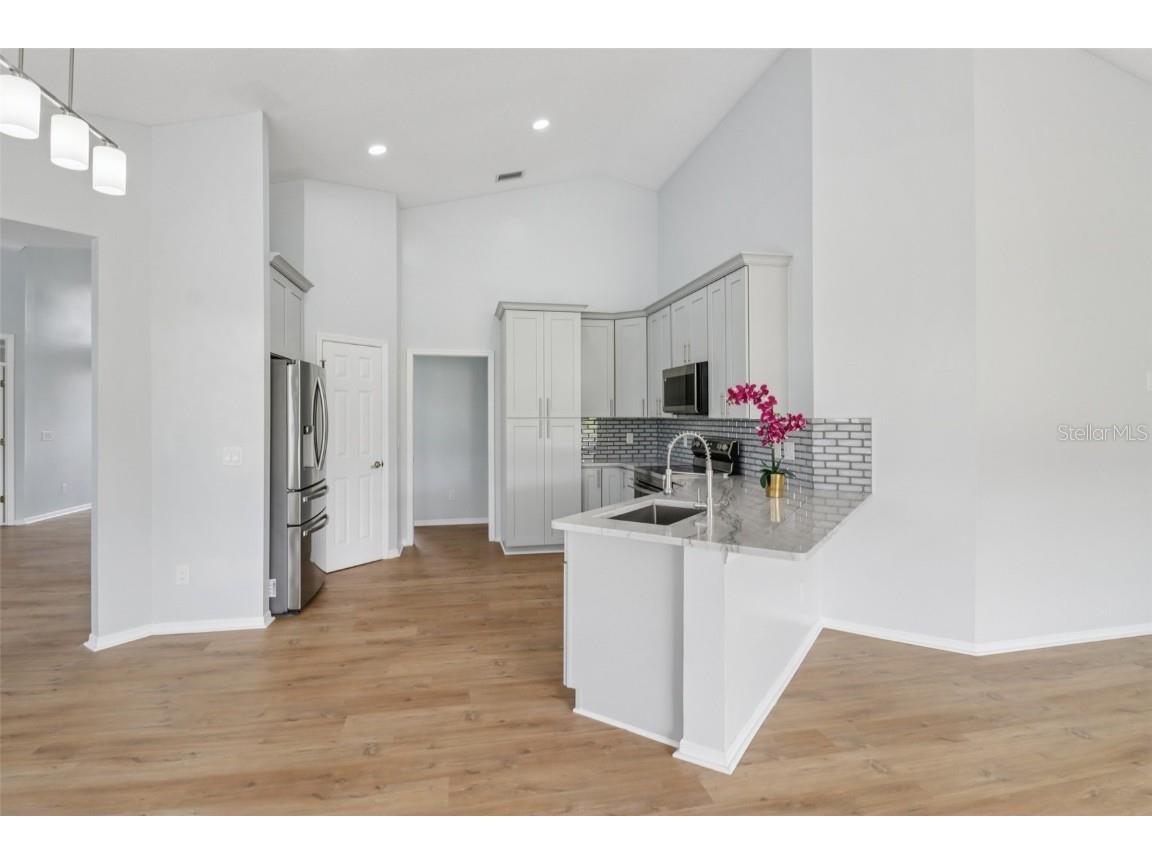 2217 Dunhurst Lane Orlando FL 32835 V4945248 image10