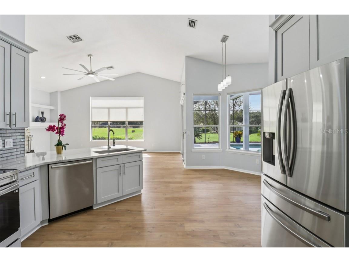 2217 Dunhurst Lane Orlando FL 32835 V4945248 image4