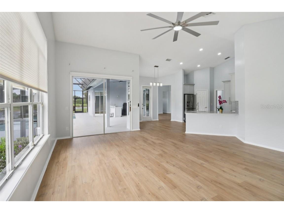 2217 Dunhurst Lane Orlando FL 32835 V4945248 image7