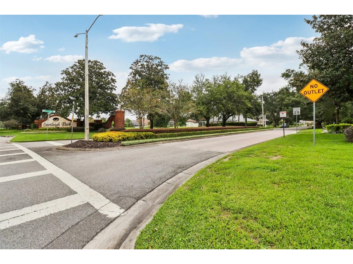 2217 Dunhurst Lane Orlando FL 32835 V4945248 image78