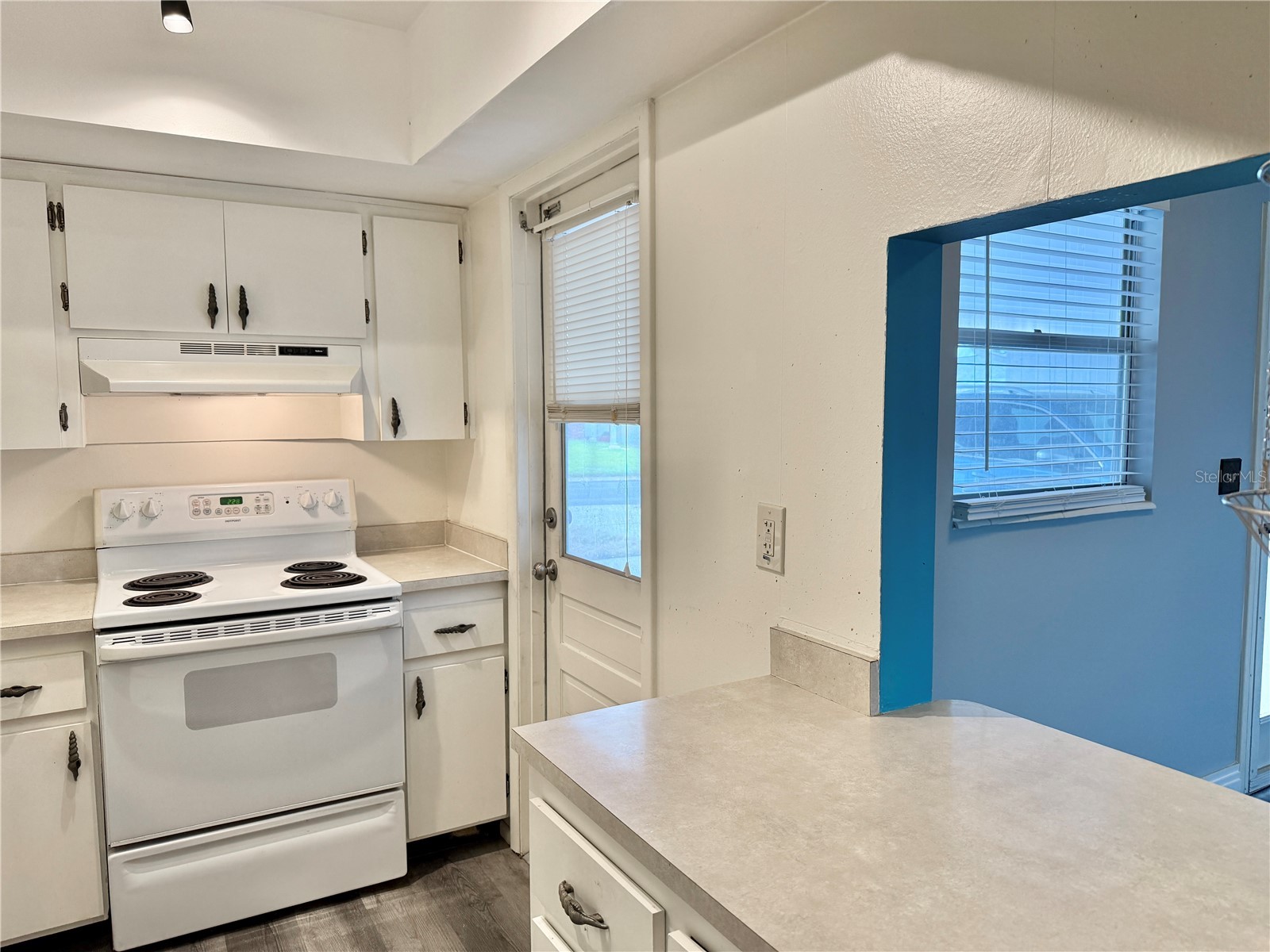 2217 Hopkins Drive W Bradenton FL 34207 A4687545 image2