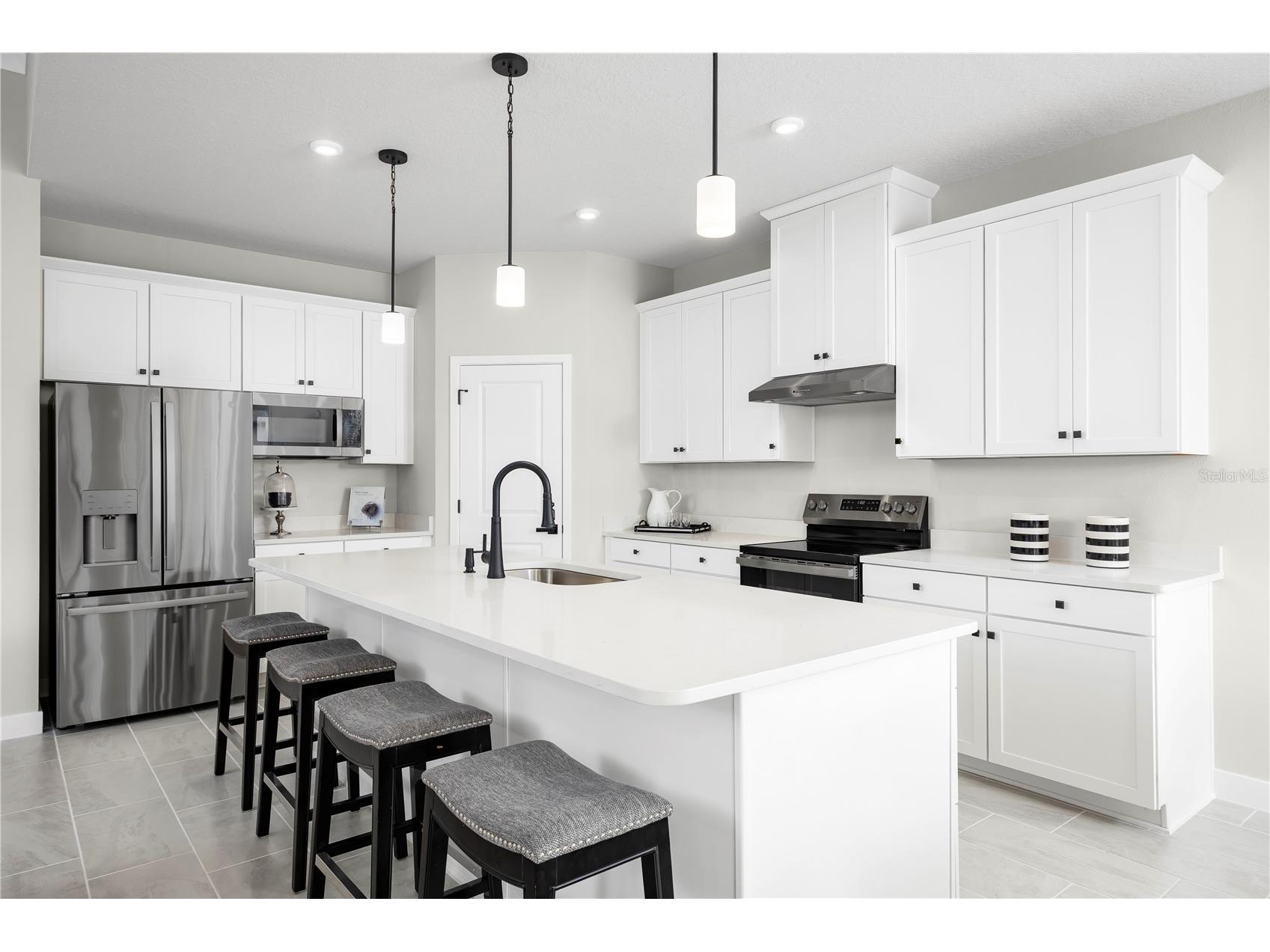 22174 Pine Grove Loop Leesburg FL 34748 W7885277 image4