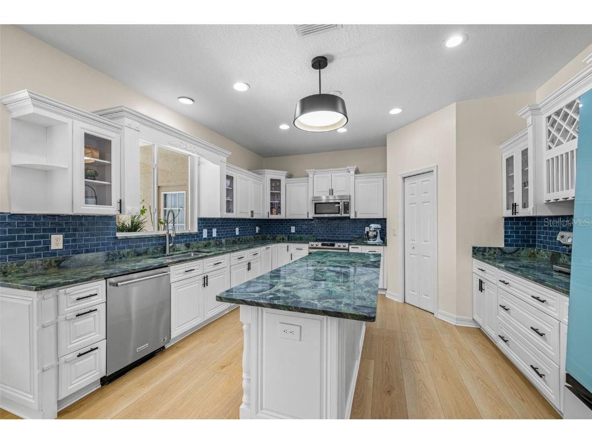 2218 Climbing Ivy Drive Tampa FL 33618 TB8433527 image17