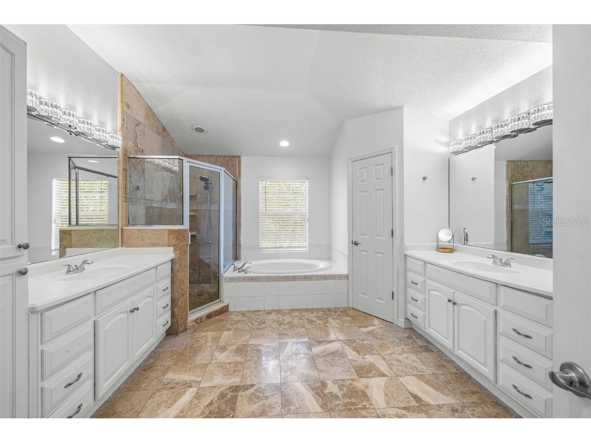 2218 Climbing Ivy Drive Tampa FL 33618 TB8433527 image38