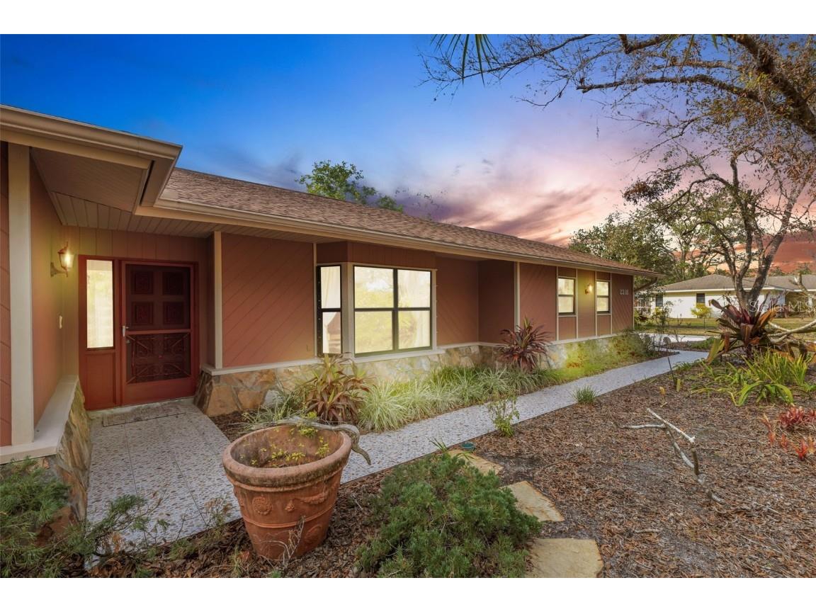 2218 Shadow Oaks Road Sarasota FL 34240 A4636901 image1