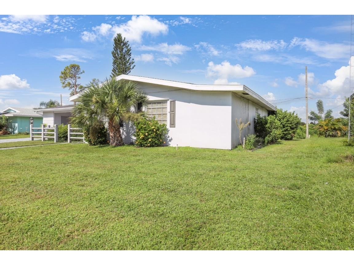 2219 Beacon Drive Port Charlotte FL 33952 C7514060 image3