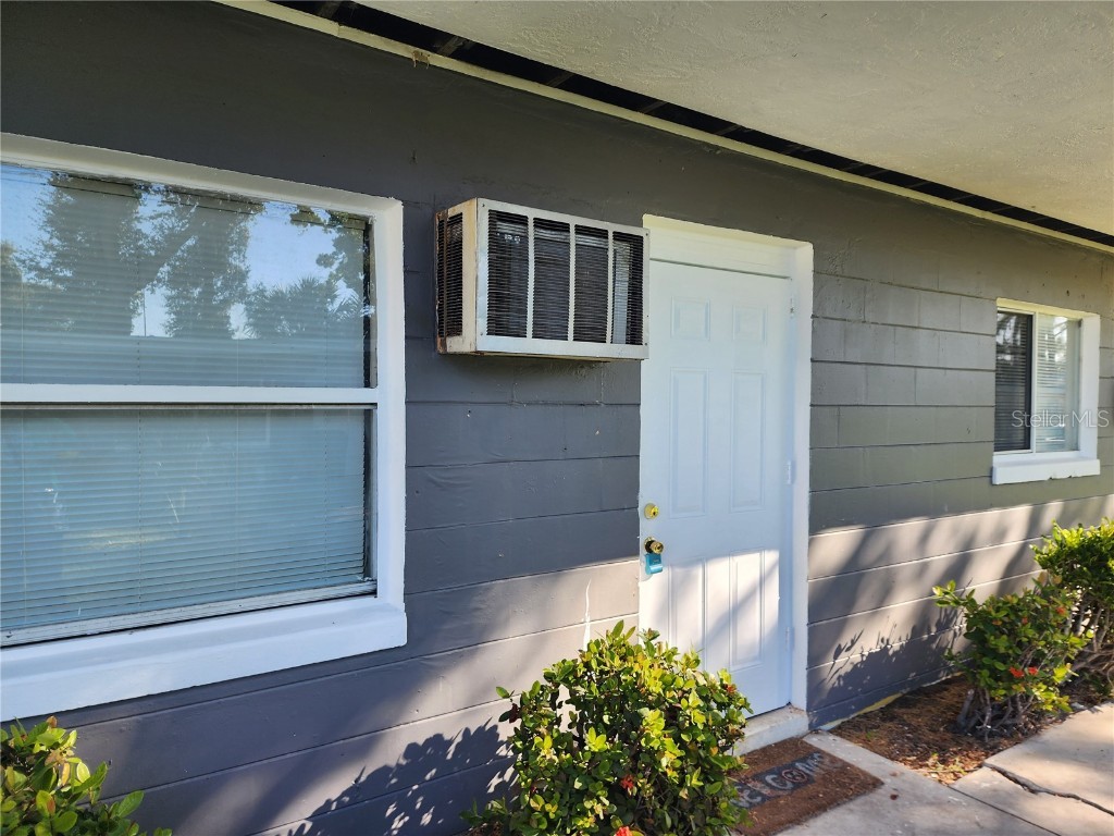 2219 Highland Street #3 Saint Petersburg FL 33705 TB8439245 image1