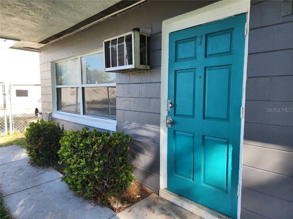 2219 Highland Street #7 Saint Petersburg FL 33705 TB8439239 image1