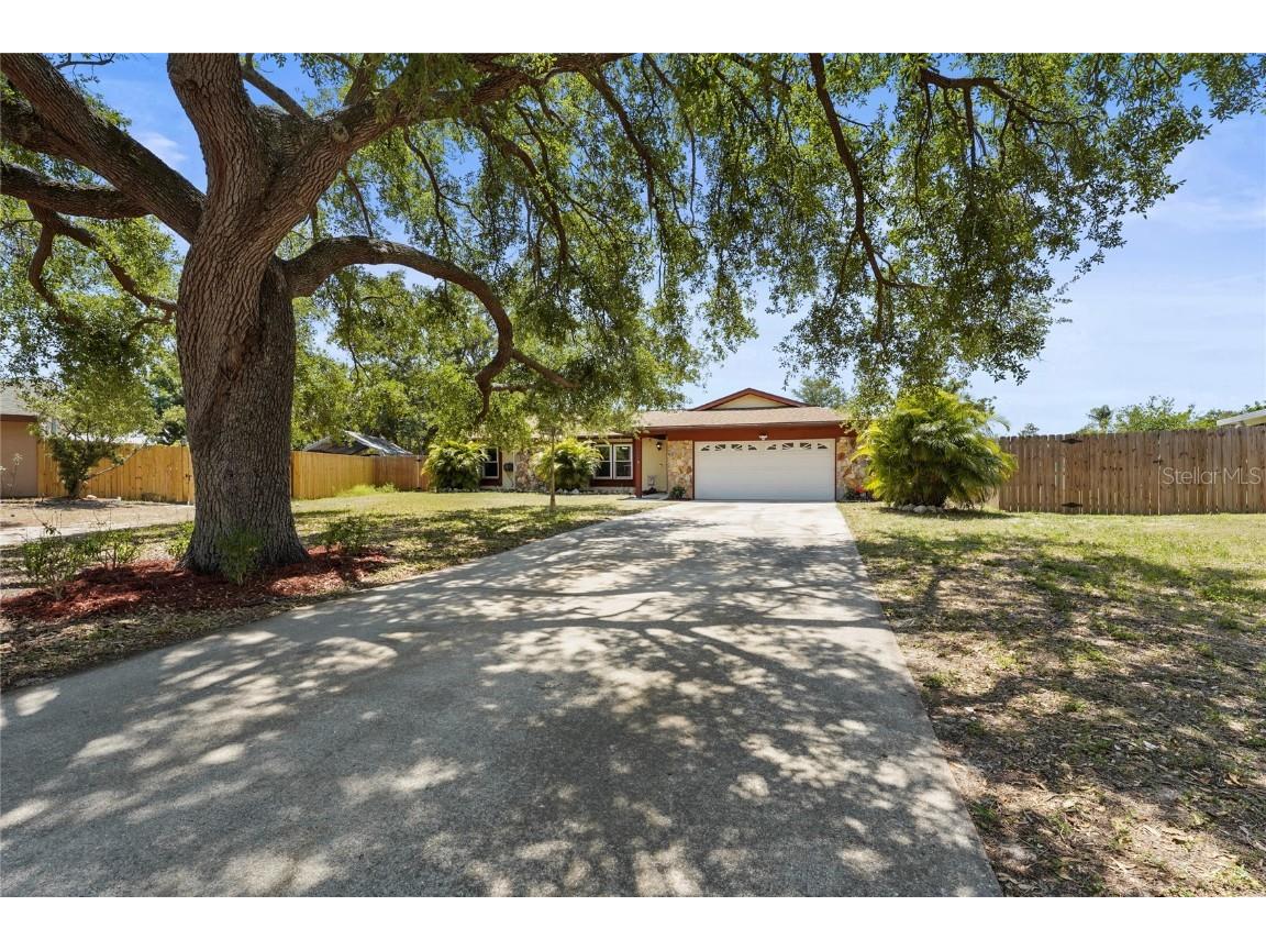 2219 Lockwood Meadows Circle Sarasota FL 34234 A4648833 image1