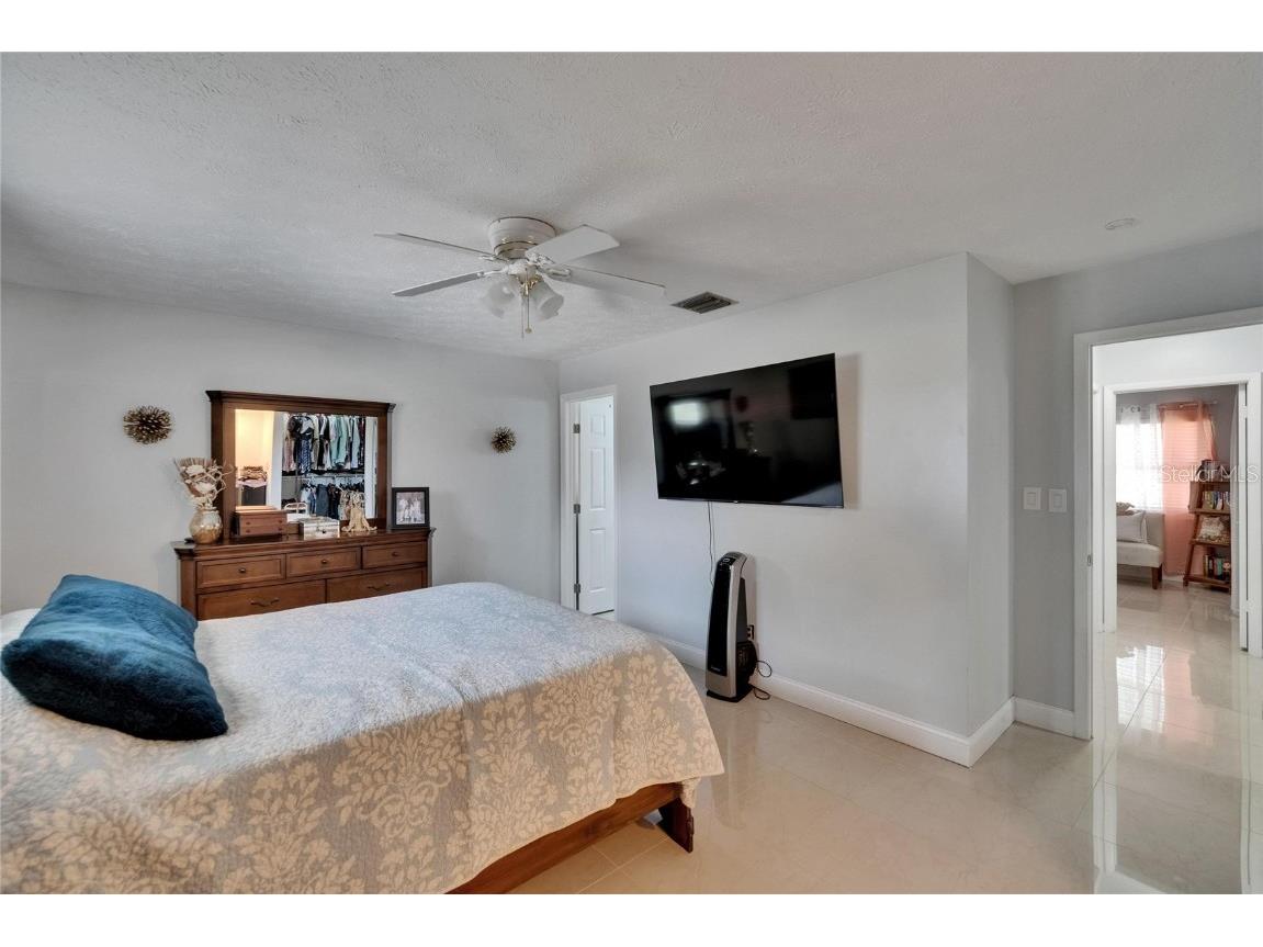 2219 Summit View Drive Valrico FL 33596 TB8383666 image32