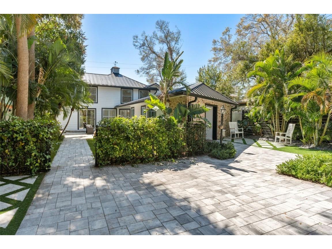 222 11th Avenue N Saint Petersburg FL 33701 TB8356742 image1