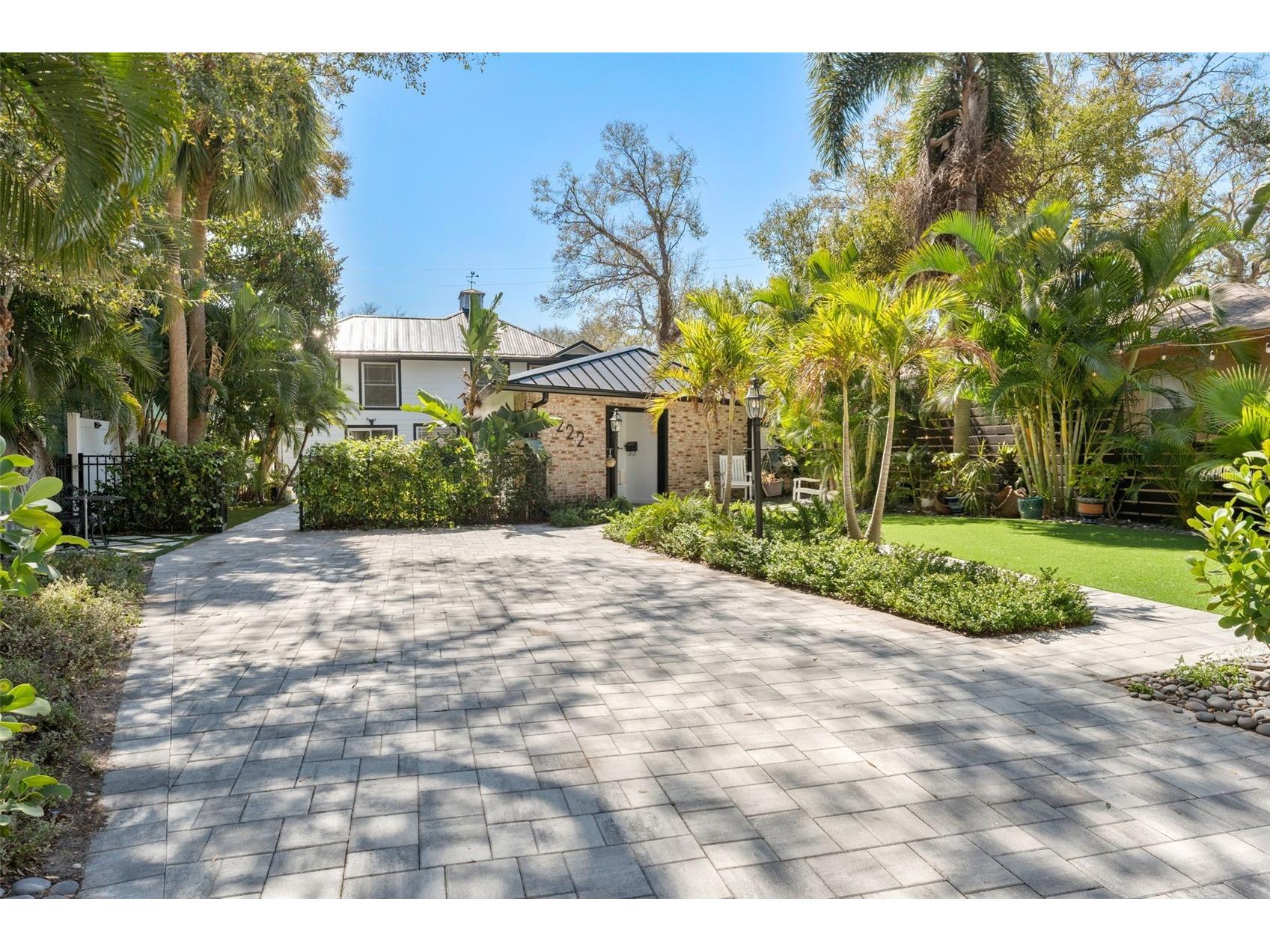 222 11th Avenue N Saint Petersburg FL 33701 TB8482396 image1