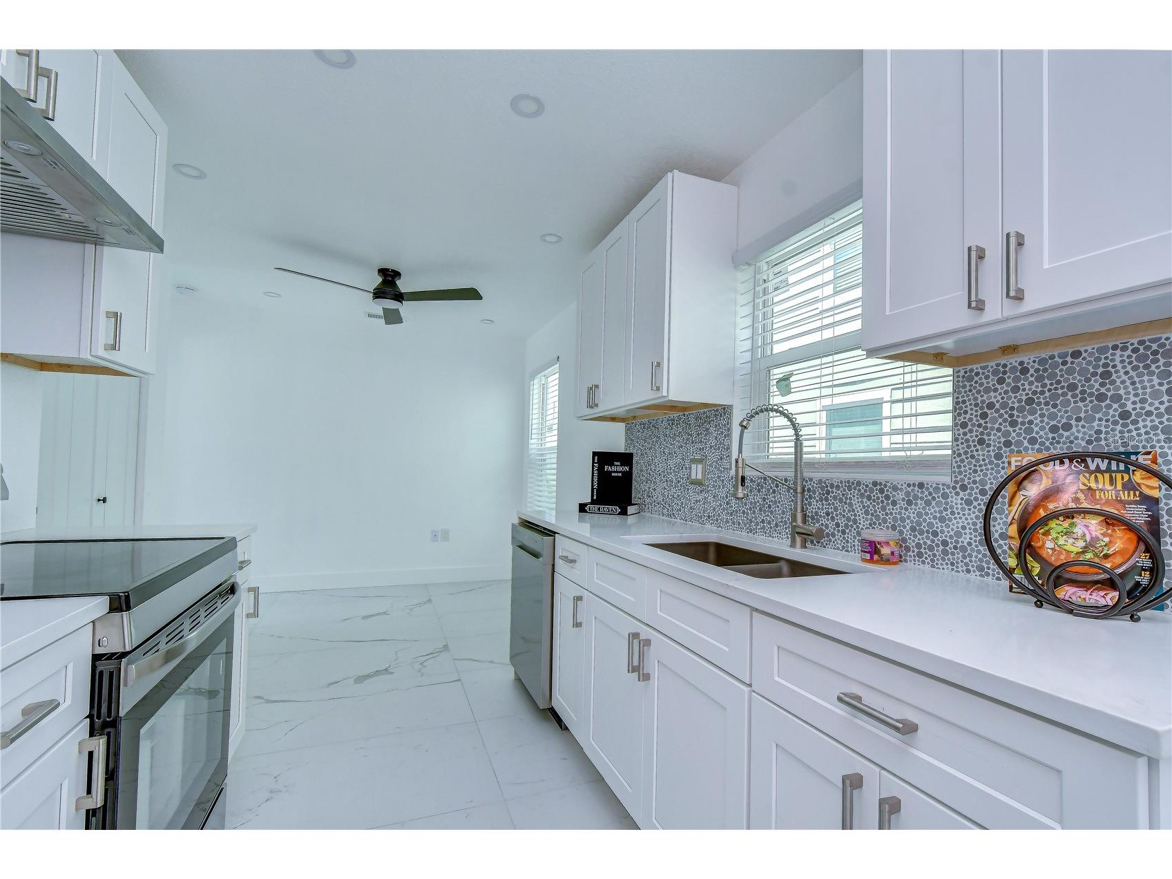 222 8th Avenue Drive W Bradenton FL 34205 TB8519760 image6
