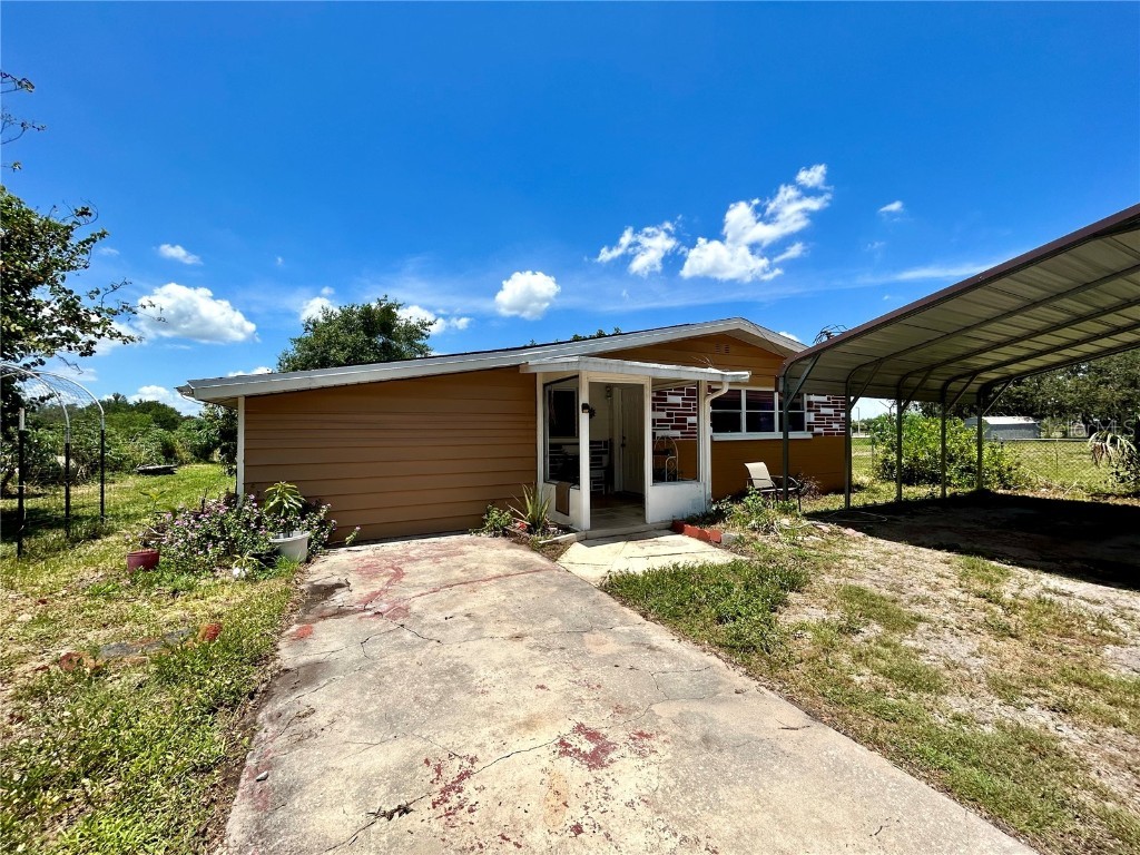 222 Dennis Avenue Winter Haven FL 33880 P4926147 image1