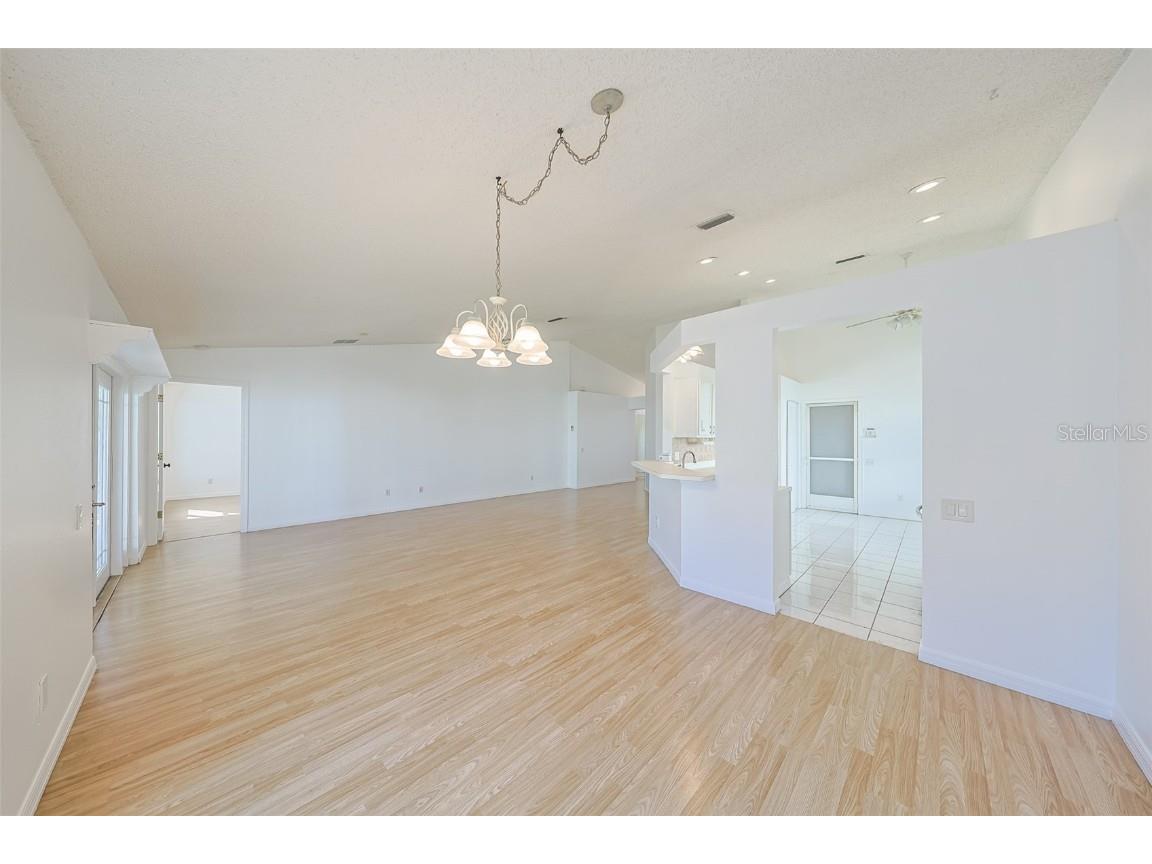 222 Lakeway Lane Apollo Beach FL 33572 TB8441946 image3