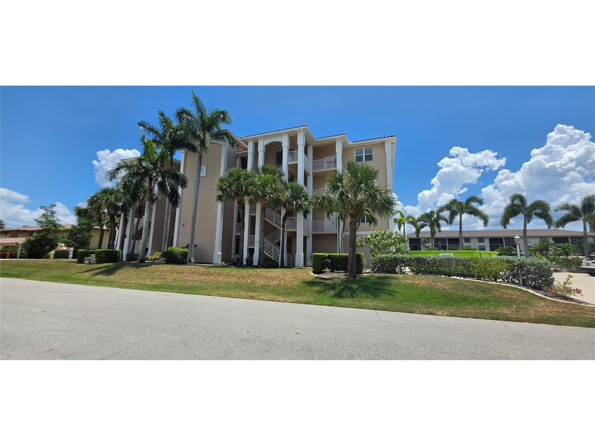 222 Lewis Circle #142 Punta Gorda FL 33950 D6147926 image1