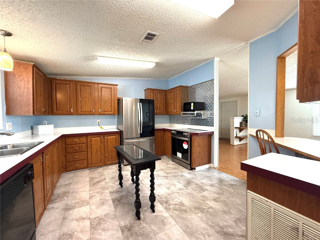 222 N Saint George Circle Apollo Beach FL 33572 TB8350506 image6