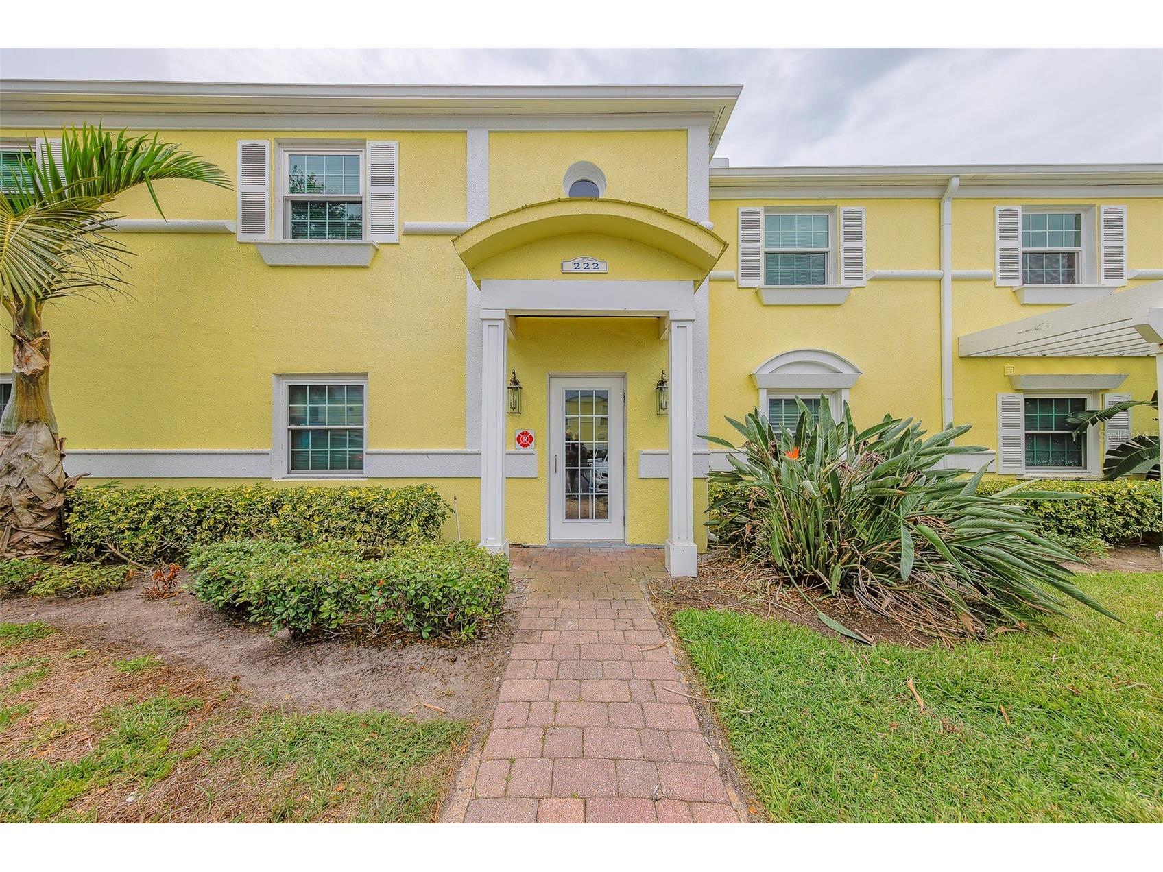 222 Pompano Drive SE #H Saint Petersburg FL 33705 TB8518474 image1