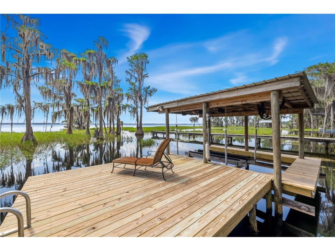 222 SE 5th Avenue Melrose FL 32666 - LAKE SANTA FE GC522407 image1