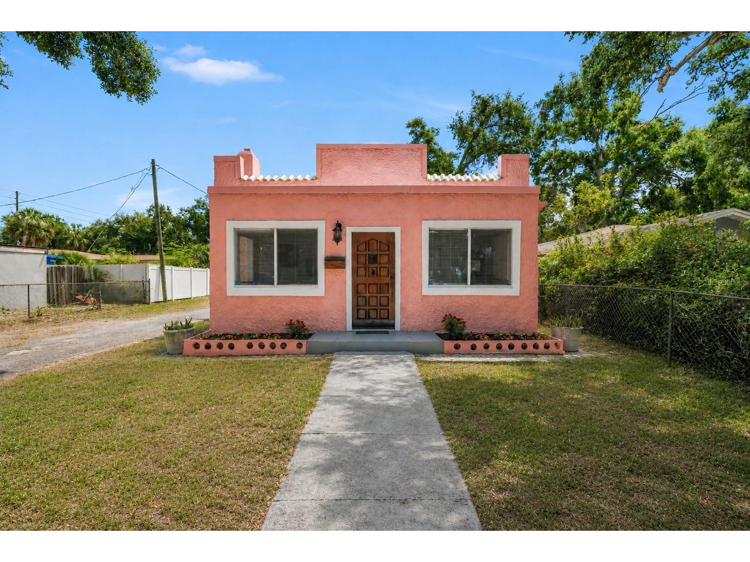 2220 23rd Street S Saint Petersburg FL 33712 TB8505771 image1