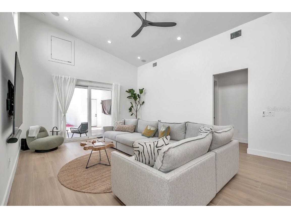 2220 2nd Avenue N Saint Petersburg FL 33713 TB8462127 image12