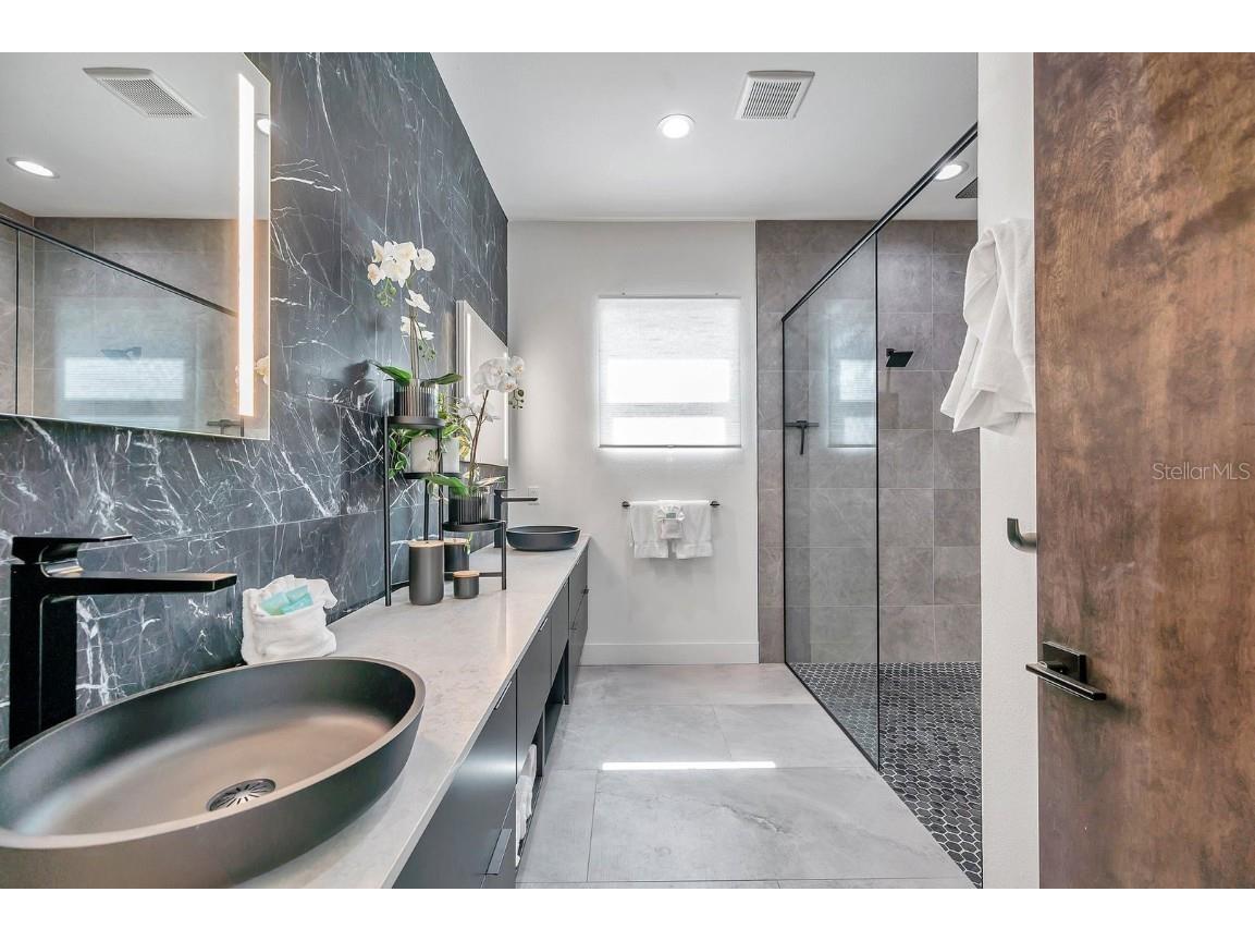 2220 2nd Avenue N Saint Petersburg FL 33713 TB8462127 image29