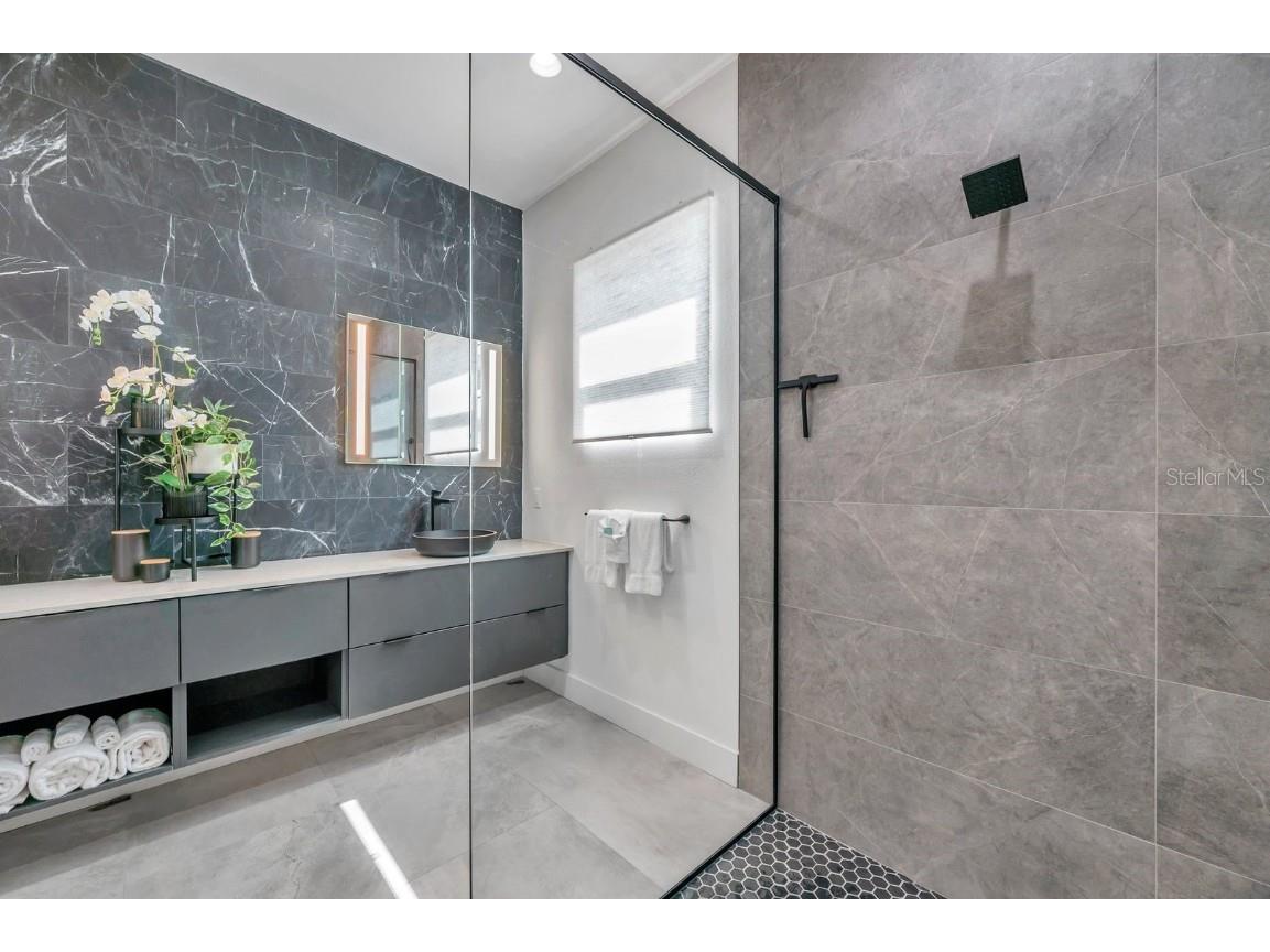 2220 2nd Avenue N Saint Petersburg FL 33713 TB8462127 image30