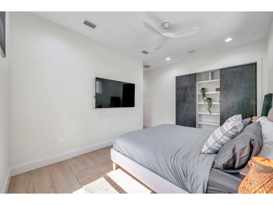 2220 2nd Avenue N Saint Petersburg FL 33713 TB8462127 image34