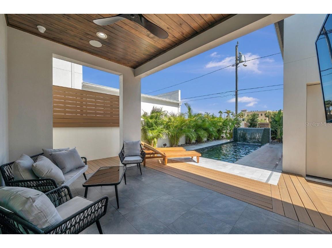 2220 2nd Avenue N Saint Petersburg FL 33713 TB8462127 image4