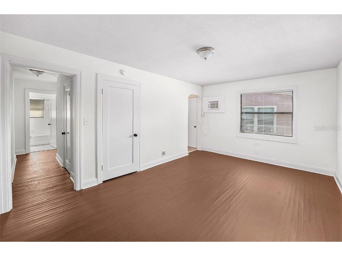 2220 7th Street S Saint Petersburg FL 33705 TB8425755 image10