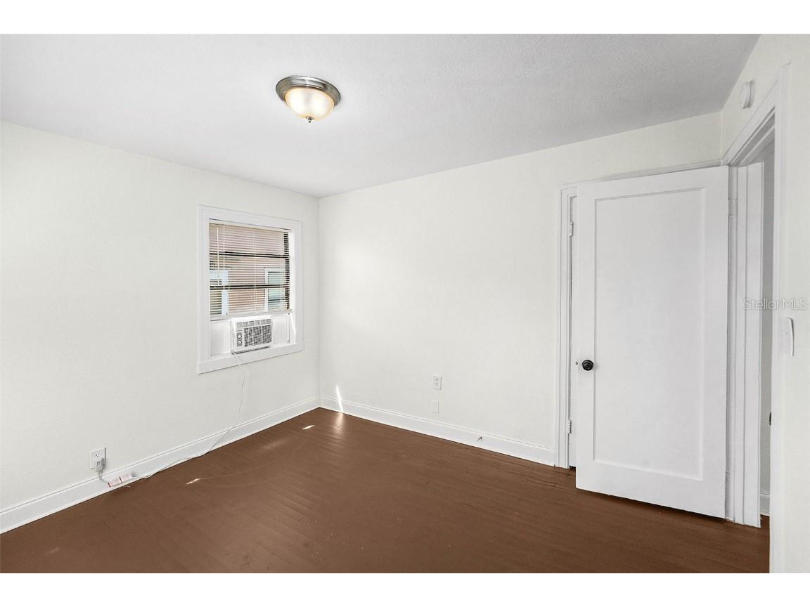 2220 7th Street S Saint Petersburg FL 33705 TB8425755 image13