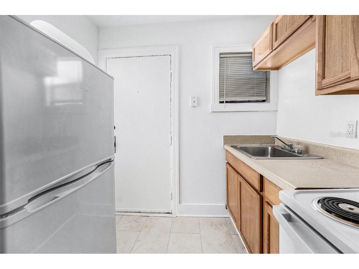 2220 7th Street S Saint Petersburg FL 33705 TB8425755 image16