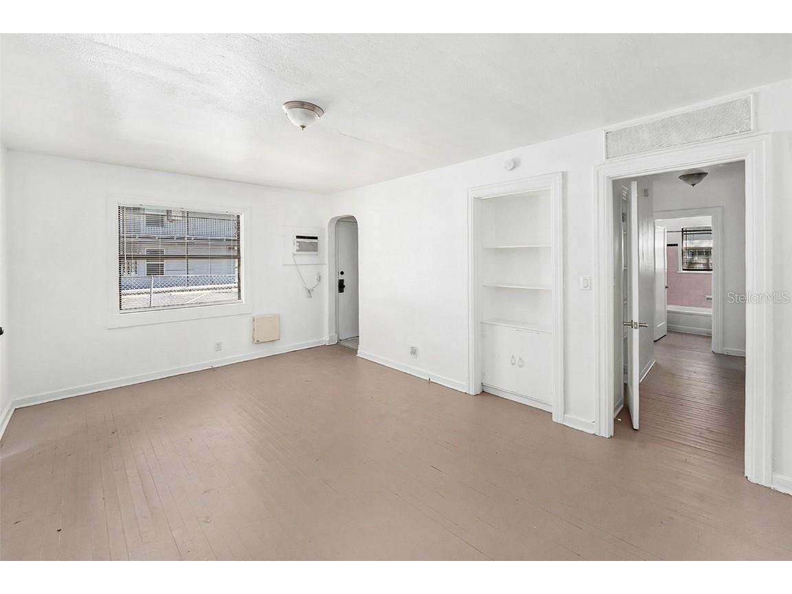 2220 7th Street S Saint Petersburg FL 33705 TB8425755 image18