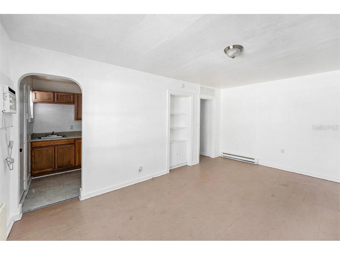 2220 7th Street S Saint Petersburg FL 33705 TB8425755 image19