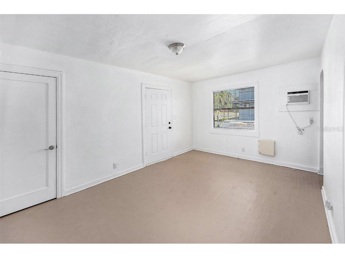 2220 7th Street S Saint Petersburg FL 33705 TB8425755 image23