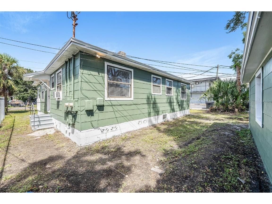2220 7th Street S Saint Petersburg FL 33705 TB8425755 image24