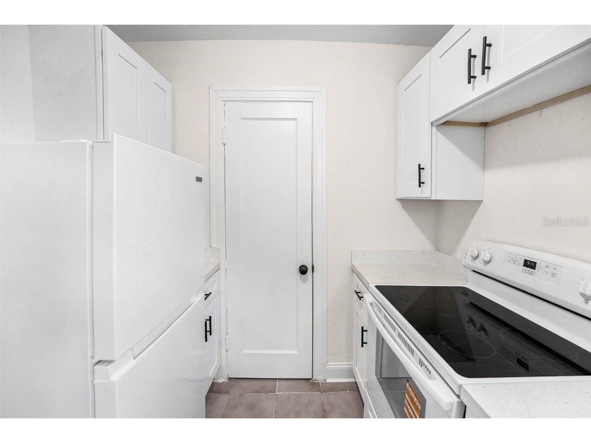 2220 7th Street S Saint Petersburg FL 33705 TB8425755 image5