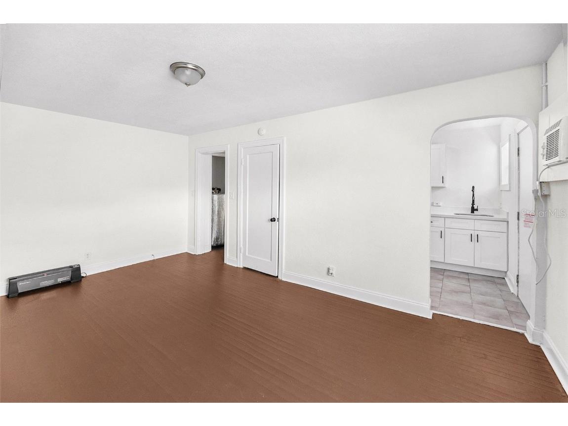 2220 7th Street S Saint Petersburg FL 33705 TB8425755 image8